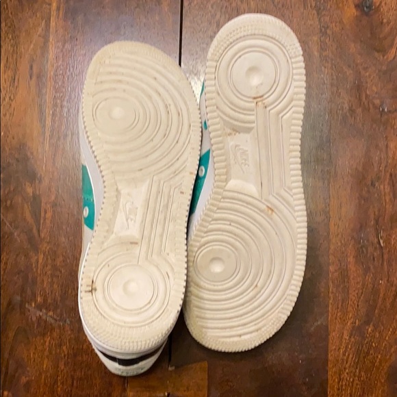 Men’s Nike Air Force One - Picture 5 of 5